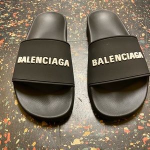 37 Balenciaga Women’s Pool Slide Sandal